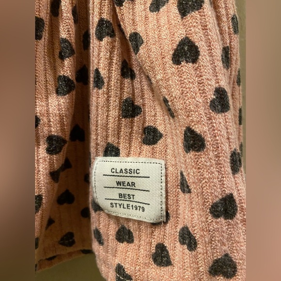 Heart Print Set - Top and Shorts - Picture 3 of 6